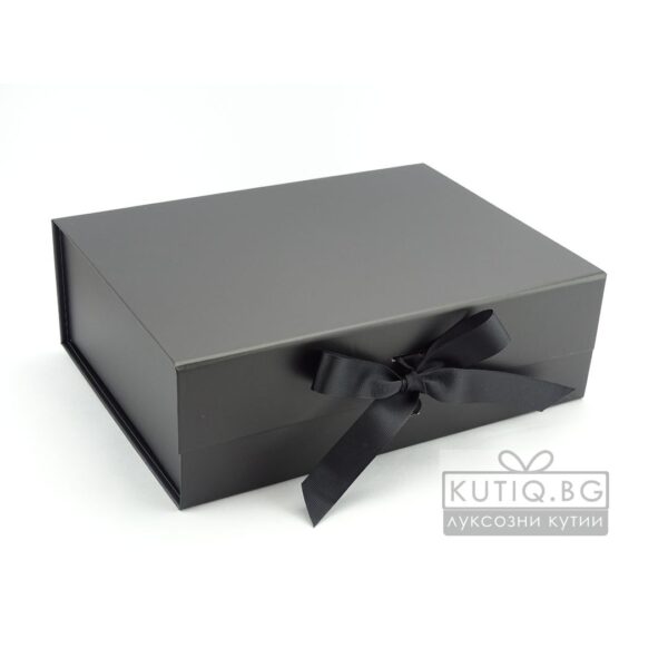 luksozna-golqma-kutiq-v-cheren-cvqt-s-pandelka luksozna-golqma-kutiq-v-cheren-cvqt-s-pandelka