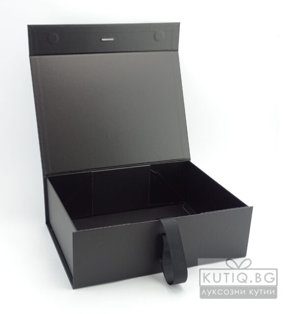 premium-kutiq-s-pandelka-i-magnitno-zatvarqne-v-cheren-cvqt