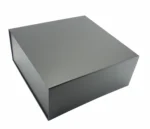 golqma-cherna-luksozna-kutiq-s-magnitno-zatvarqne