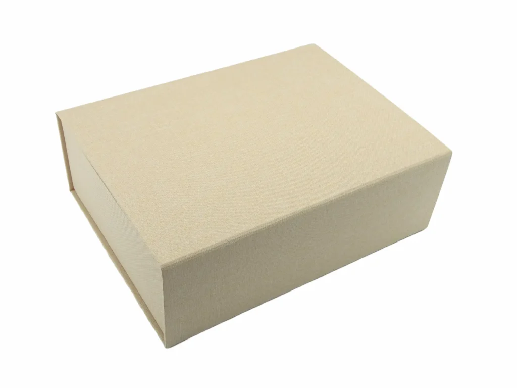 luksozna-sguvaema-kutiq-ot-len-v-cvqt-pudra