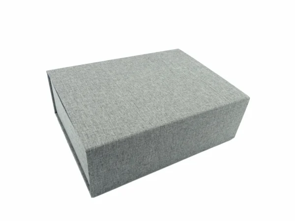 siva-luksozna-kutiq-izrabotena-ot-len