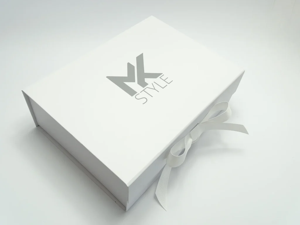 bqla luksozna kutiq s logo