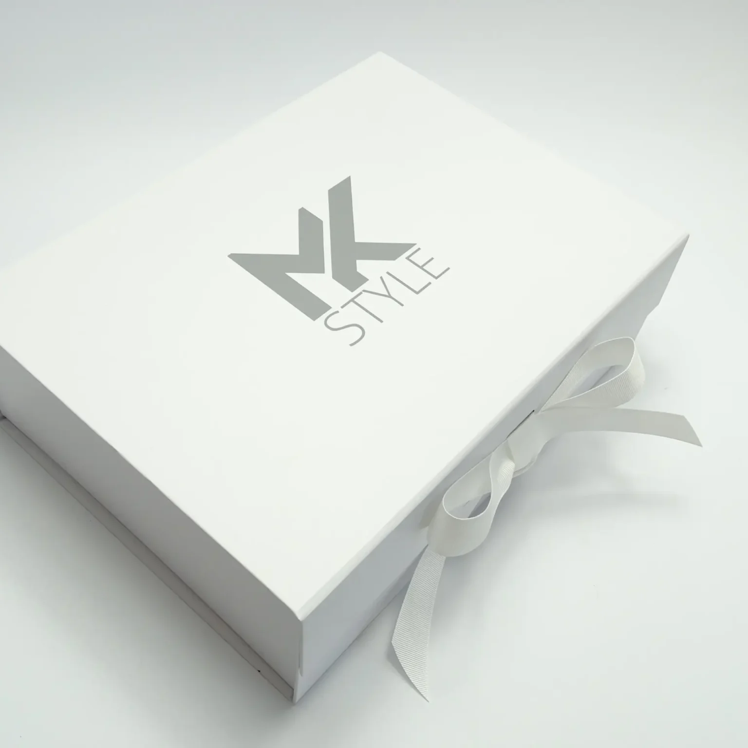 Персонализирани кутии 4 bqla luksozna kutiq s logo