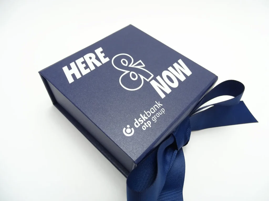 luksozna personalizirana kutiq na banka dsk s logo v sin cvtq