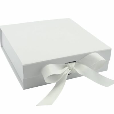 bqla-luksozna-kutiq-s-razmeri-22-na-22-na-6-cm