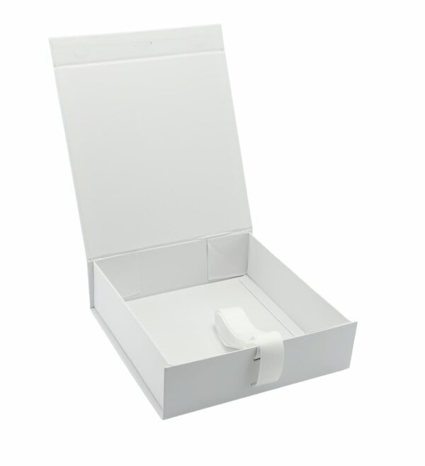 premium-bqla-kutiq-s-razmeri-22-22-6-cm