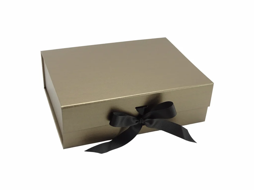 luksozna-bronzova-kutiq-s-pandelka-scaled